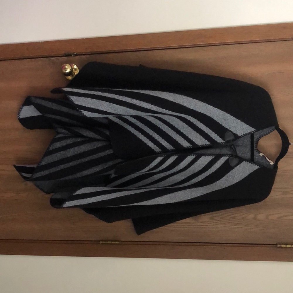 Black and Gray Shawl